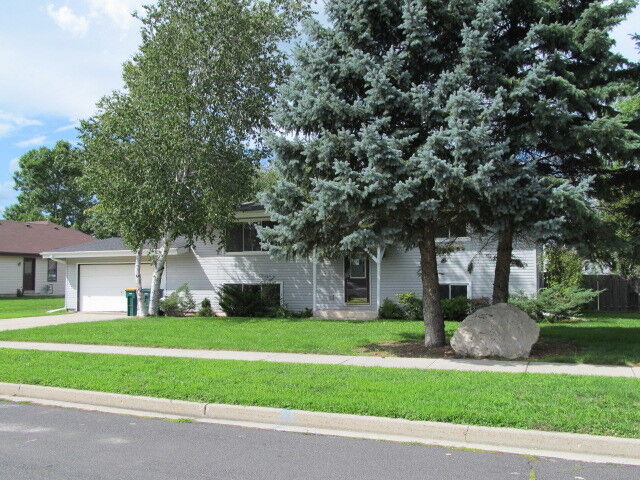 Property Photo: 480 Knights Ave WI 53040-9105