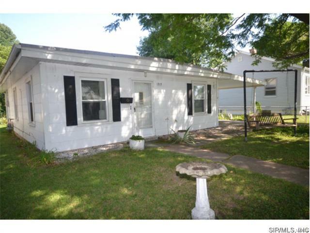 Property Photo: 1913 N Charles Street N IL 62221