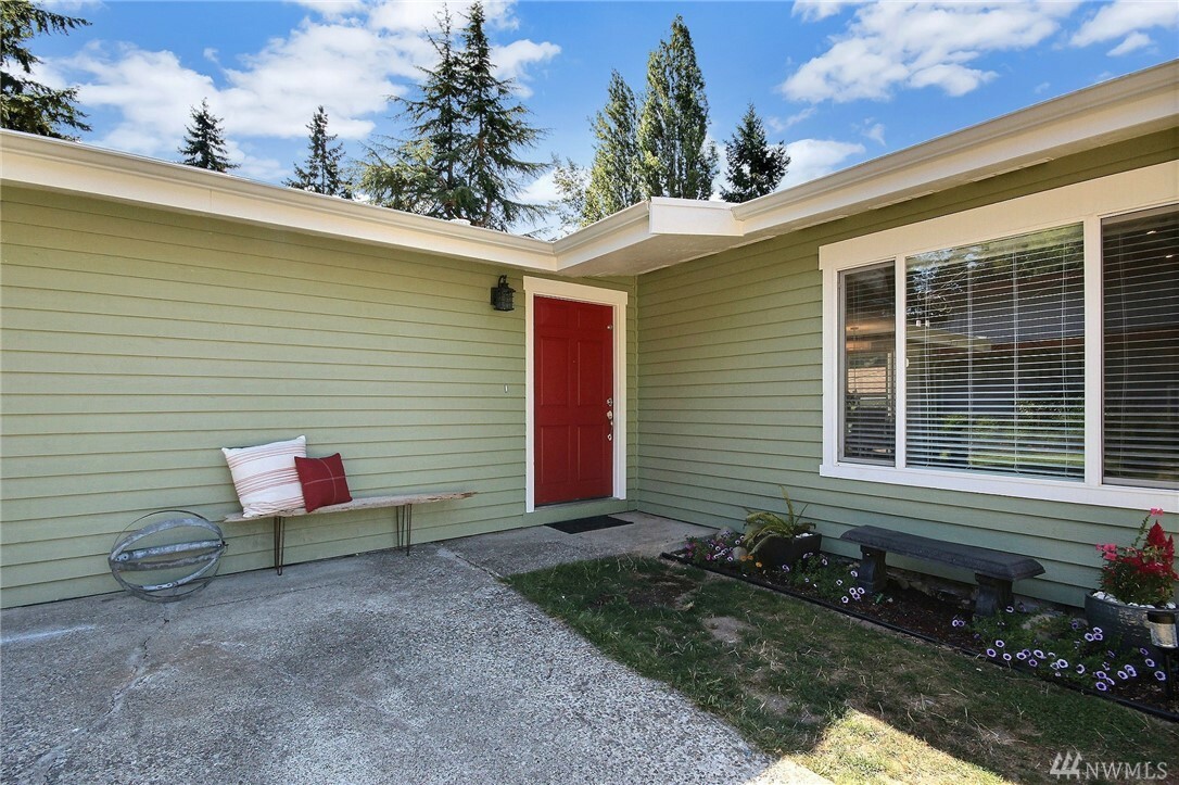 Property Photo:  15703 NE 1st St  WA 98008 