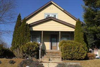 Property Photo: 108 Edgewood Ln 10A WI 53095-3406