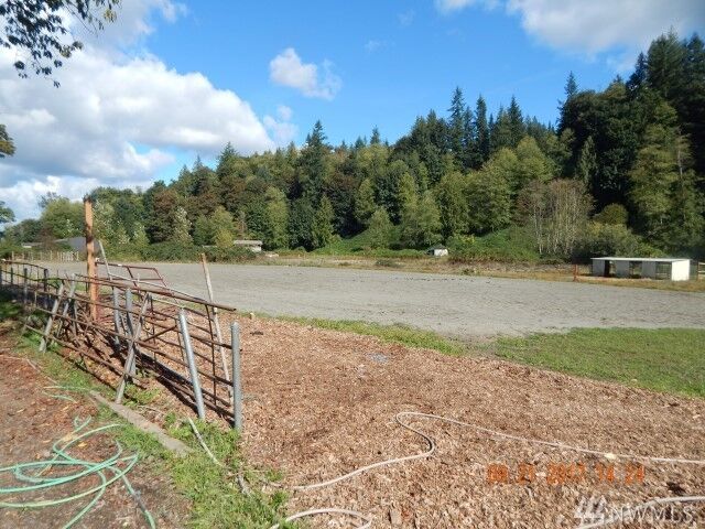 Property Photo: 19721 N High Rock Rd WA 98272
