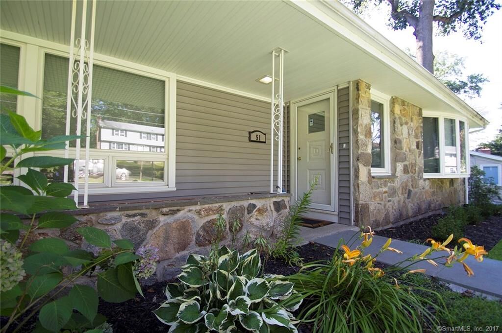 Property Photo:  51 Crest Terrace  CT 06825