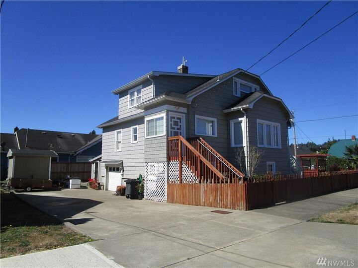 Property Photo:  801 Spruce St  WA 98550 