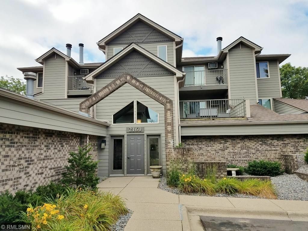 Property Photo: 2160 Ridge Drive 33 MN 55416
