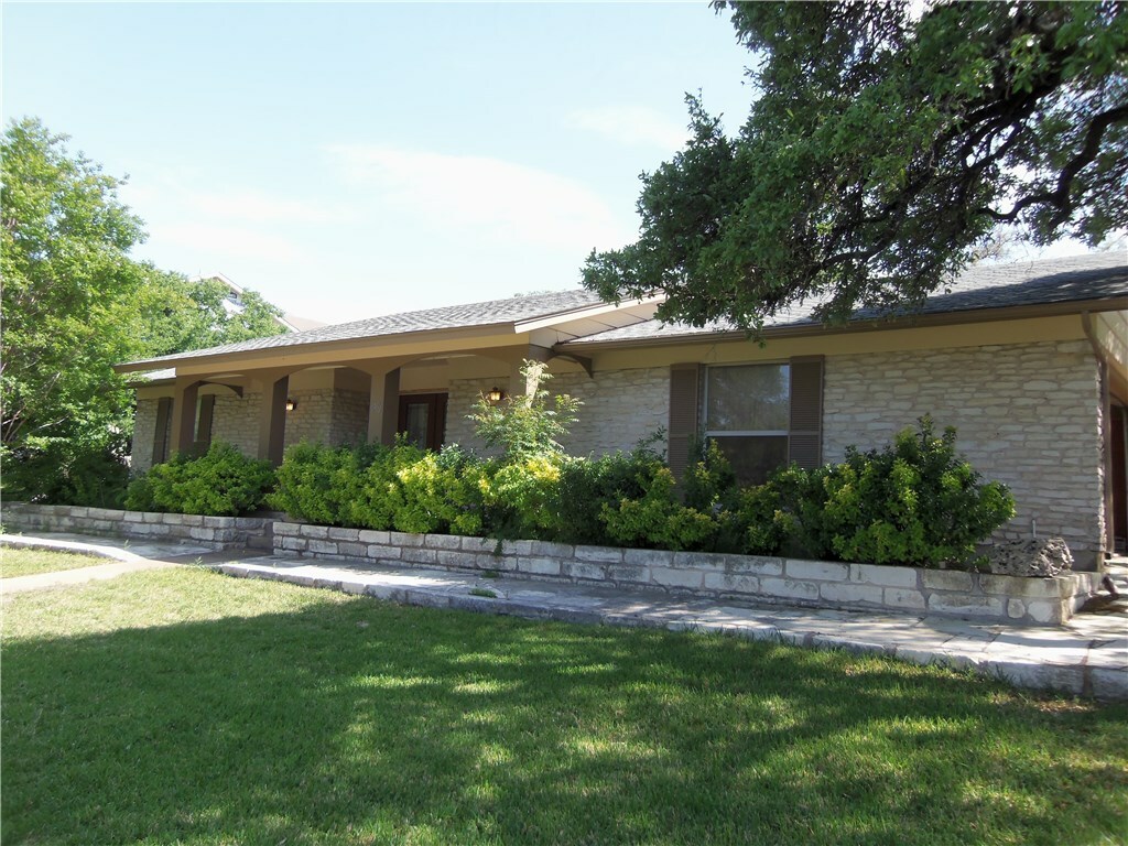 Property Photo:  7401 Oak Meadow Drive  TX 78736 