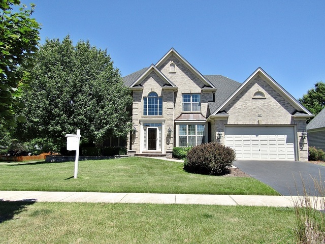 Property Photo: 831 Columbia Circle IL 60542