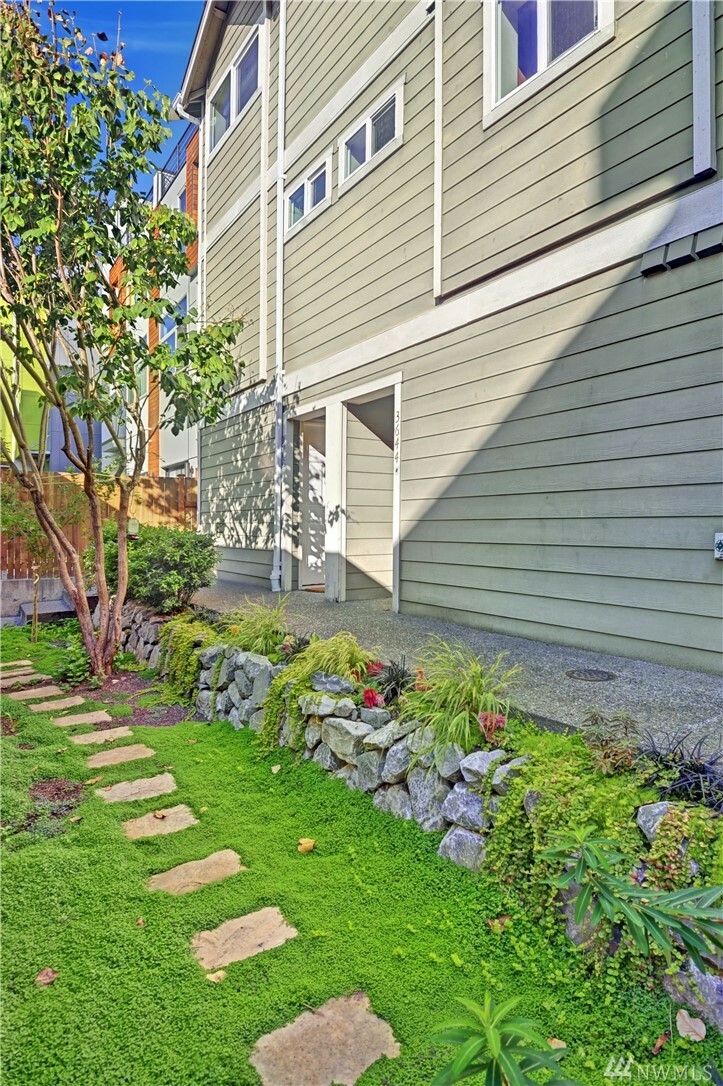 Property Photo:  3644 Courtland Place S A  WA 98144 