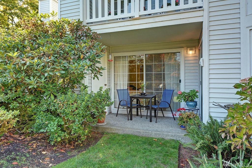 Property Photo:  12388 SE 41st Lane #2  WA 98006 