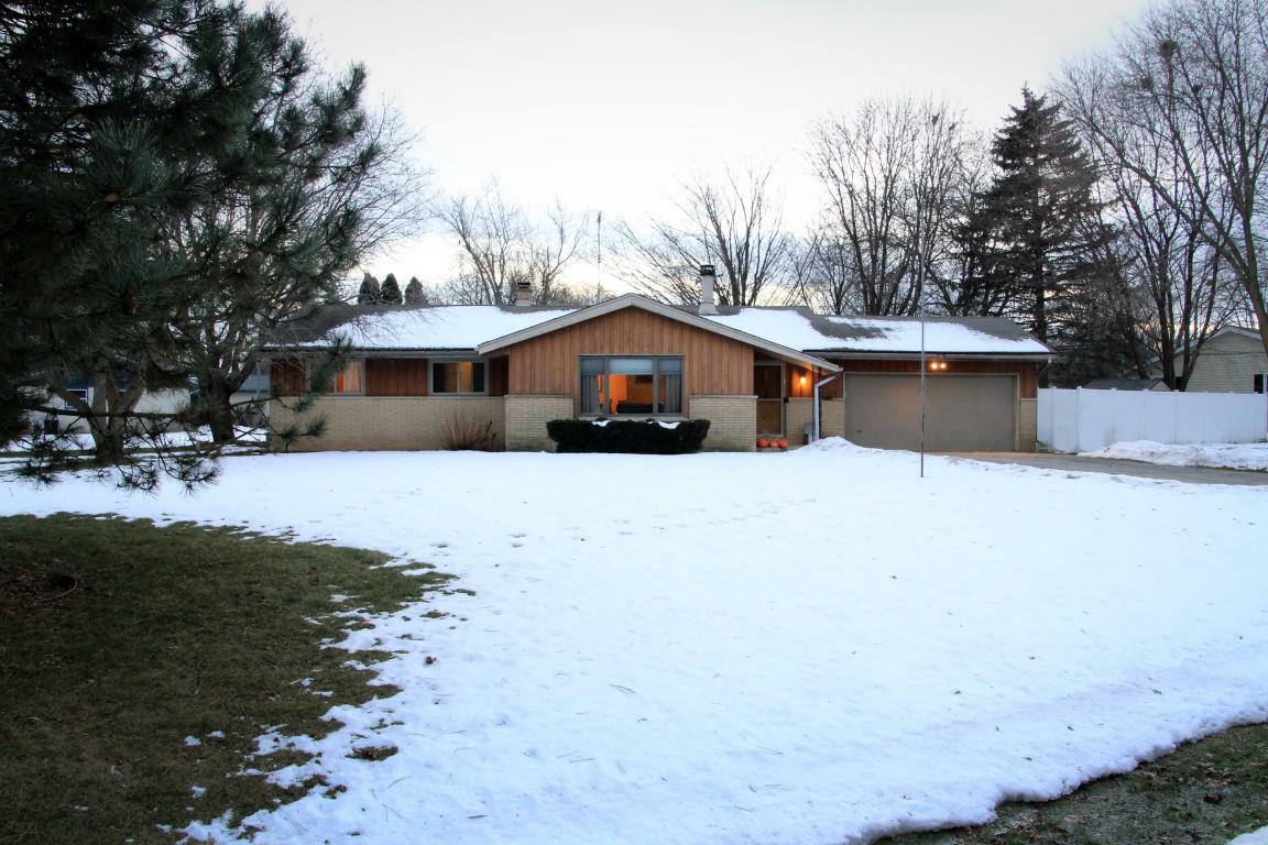 Property Photo:  5501 W Glenbrook Rd  WI 53223 