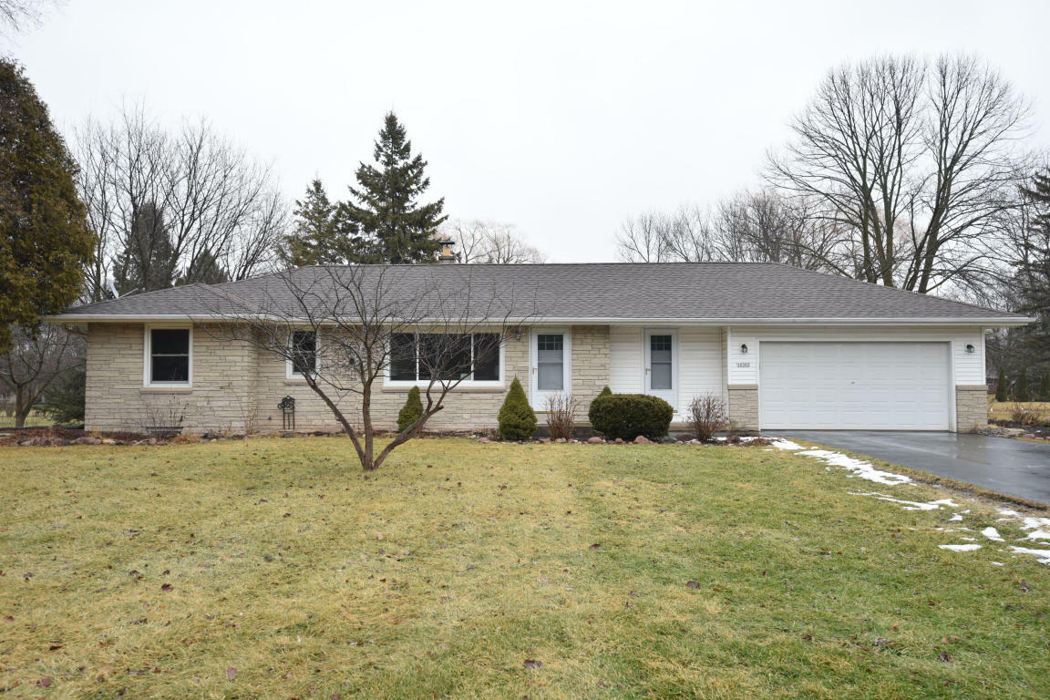 Property Photo:  10302 N Sunnycrest Dr  WI 53092 