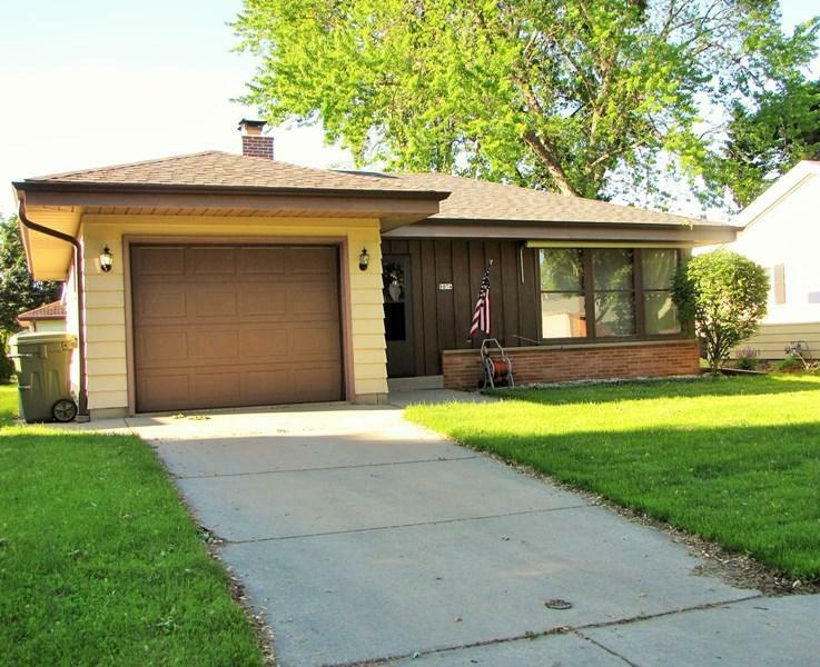 Property Photo: 8034 W Sunbury Ct WI 53219-3853