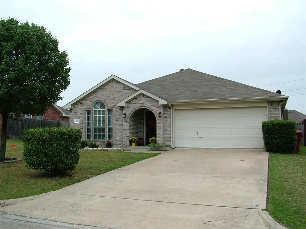Property Photo: 421 Pin Oak Lane TX 75189