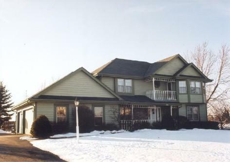 Property Photo:  12711 N Meadow Cir W  WI 53092 