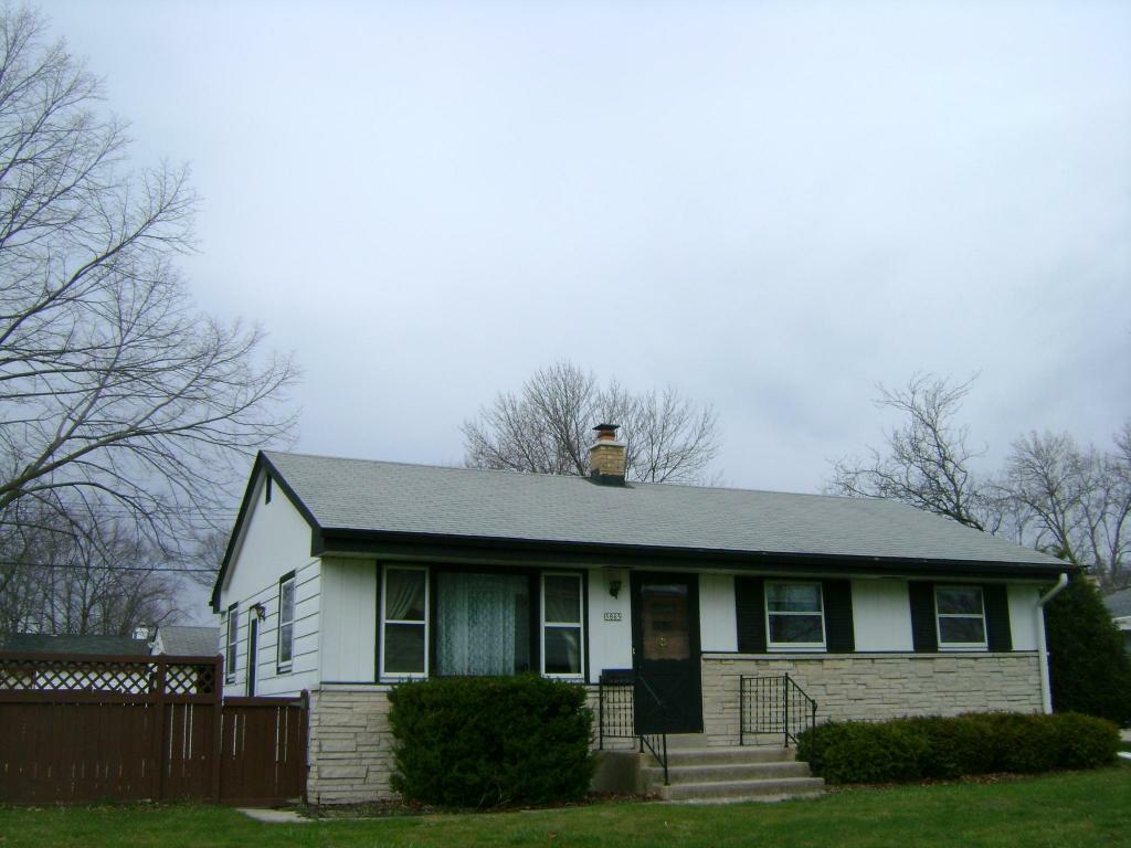 Property Photo:  5865 S 31st St  WI 53221 