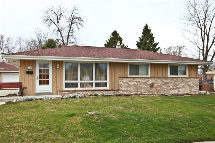 Property Photo:  W148n8345 Albert Pl  WI 53051-3830 