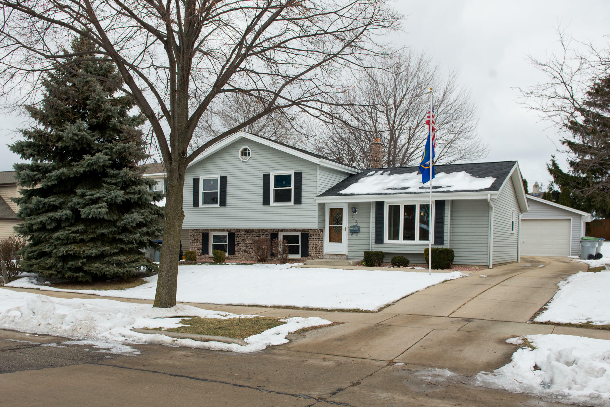 Property Photo:  5282 S 14th St  WI 53221 