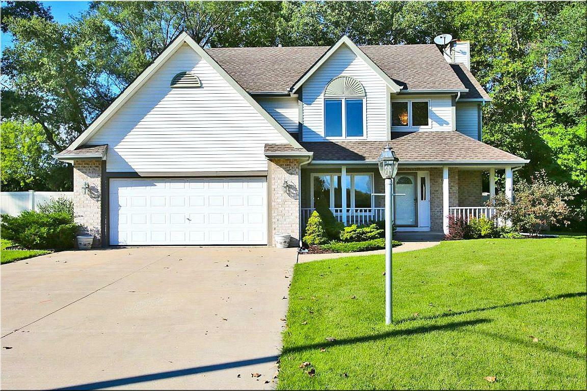 Property Photo: 5839 Hummingbird Ct WI 53402-5512