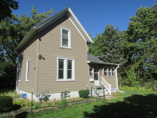 Property Photo: 1115 N Hartwell Ave WI 53186-3813
