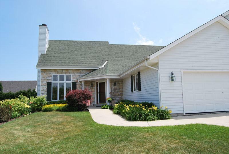 Property Photo: 421 Overland Trl WI 53024