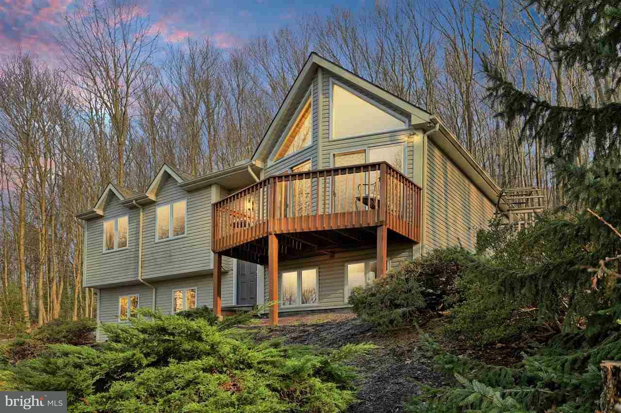 Property Photo:  216 Evergreen Drive  PA 17053 