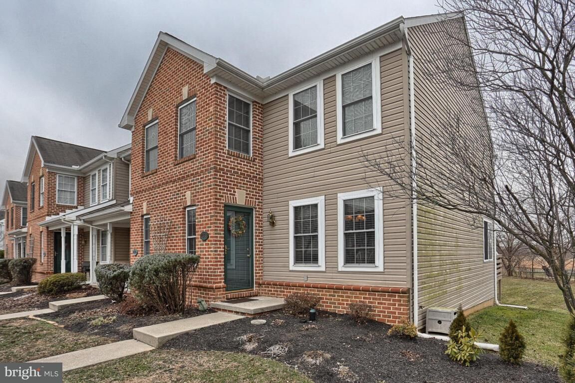 Property Photo:  4013 Bradford Circle  PA 17552 
