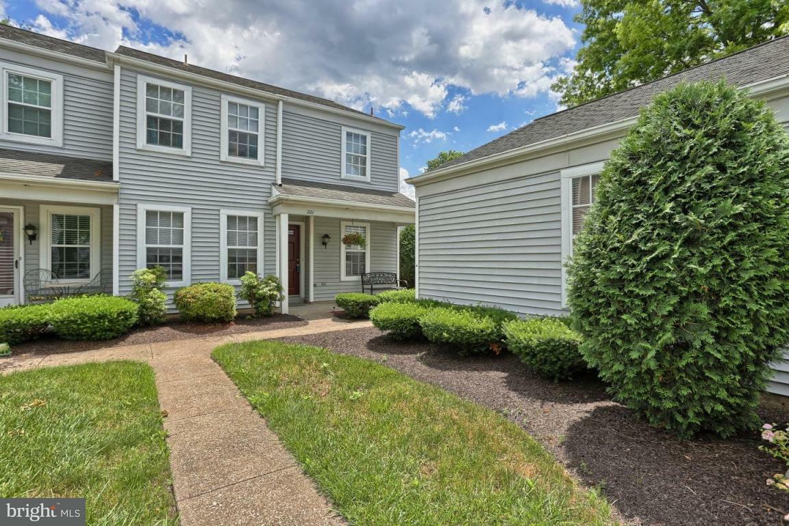 Property Photo: 201 Cambridge Court PA 17078
