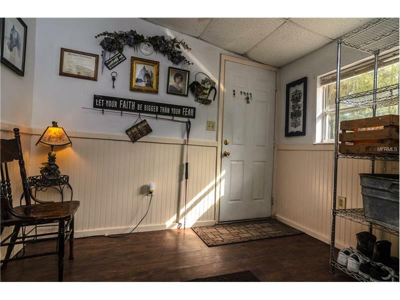 Property Photo:  201 E Hunter Road  FL 33565 