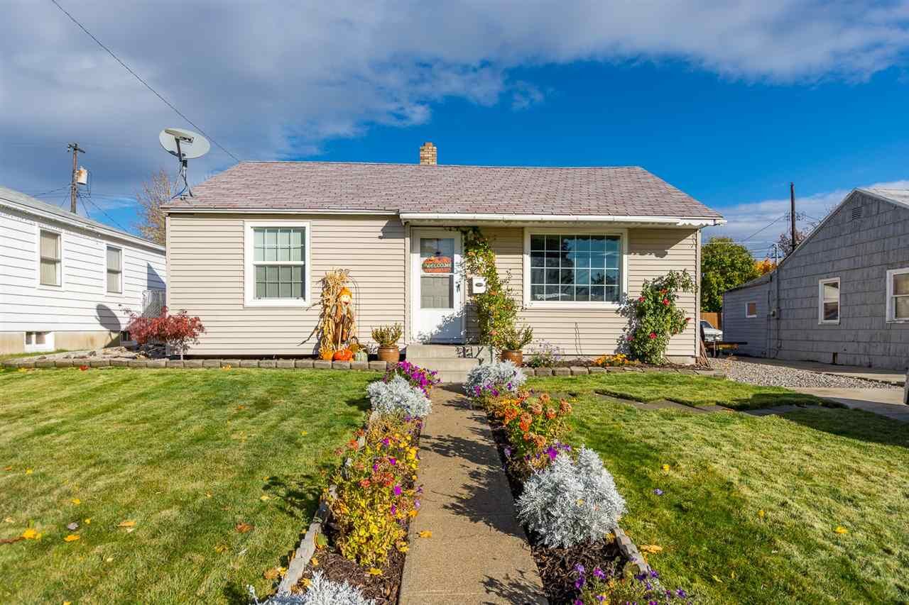 Property Photo: 703 E Garland Ave WA 99207