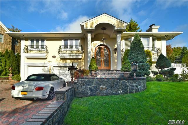Property Photo: 85 Lords Way NY 11040