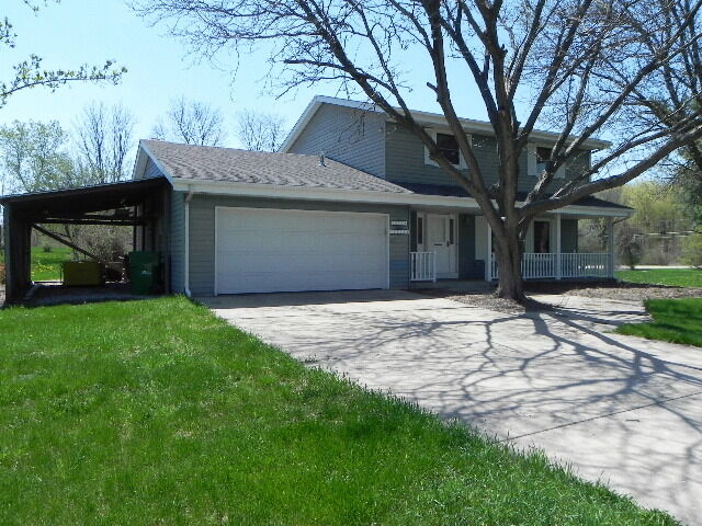 Property Photo: S77w23205 Woodland Ct WI 53103
