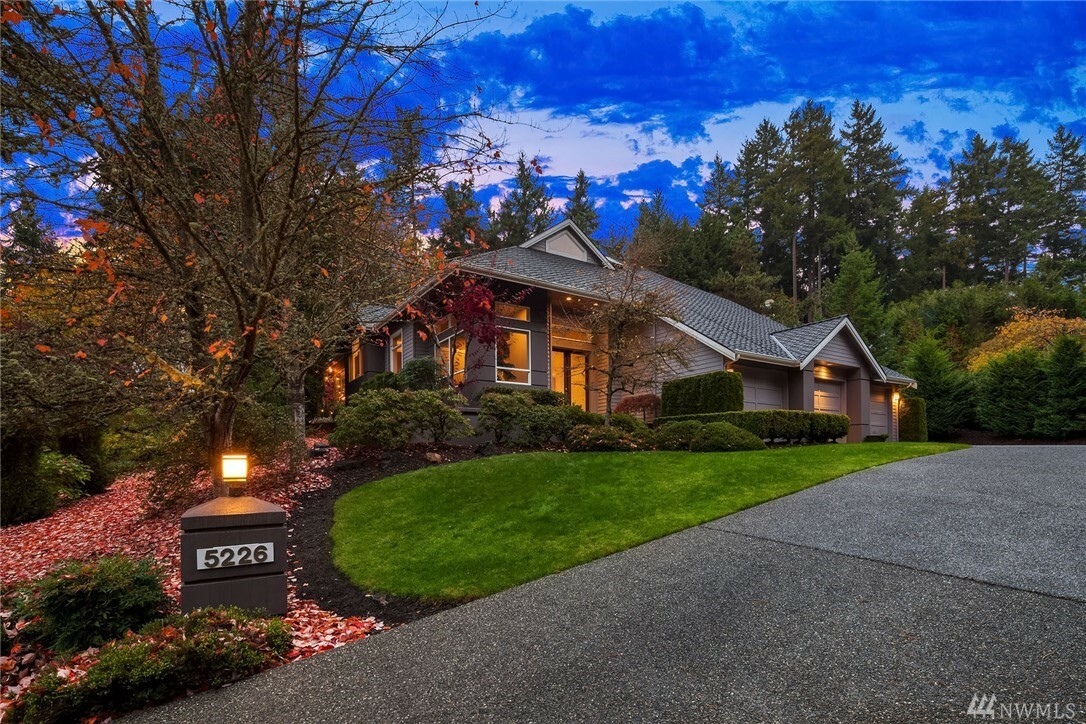 Property Photo:  5226 NW Village Park Dr  WA 98027 