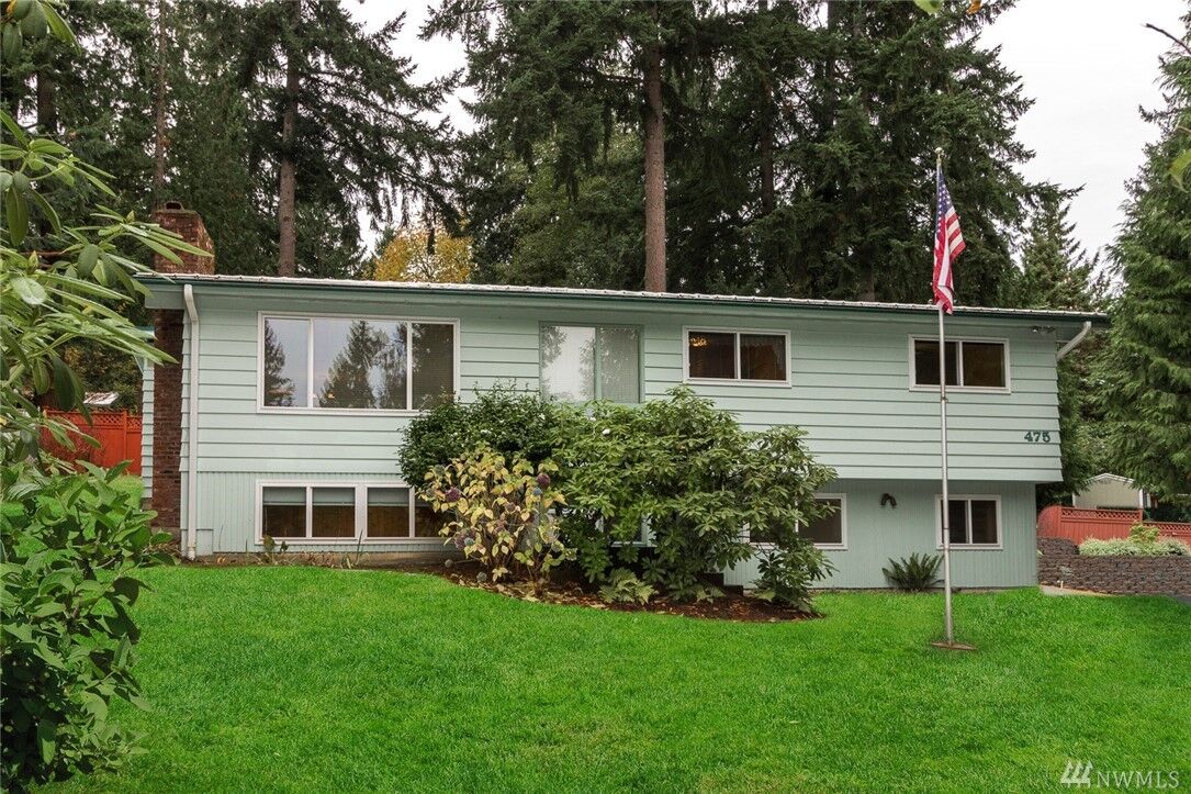 Property Photo:  475 Mt Hood Drive SW  WA 98027 