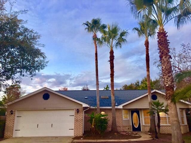 Property Photo:  114 Long Pointe Drive  FL 32569 