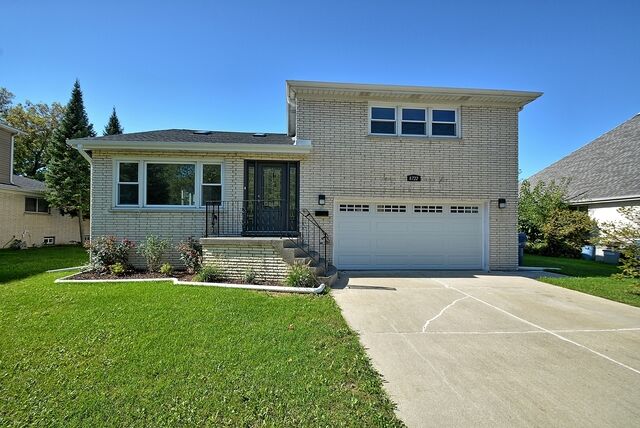 Property Photo: 8722 82nd Court IL 60457