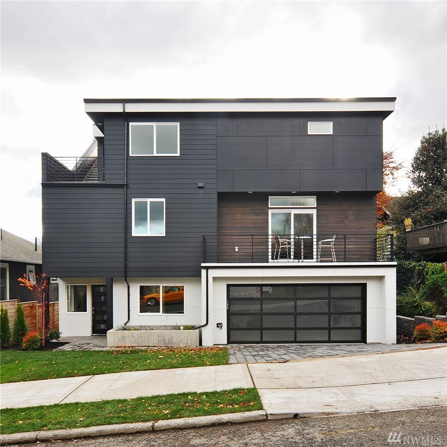 Property Photo: 3111 E Jefferson St WA 98122
