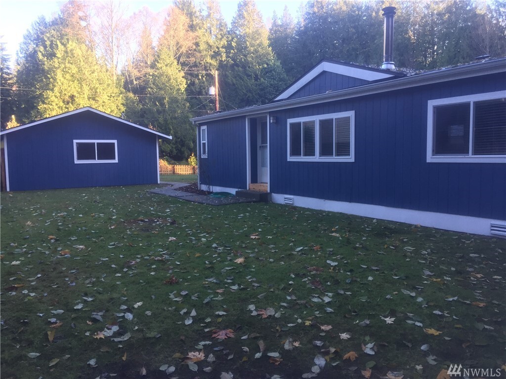 Property Photo: 8305 NE Beachwood Ave WA 98370
