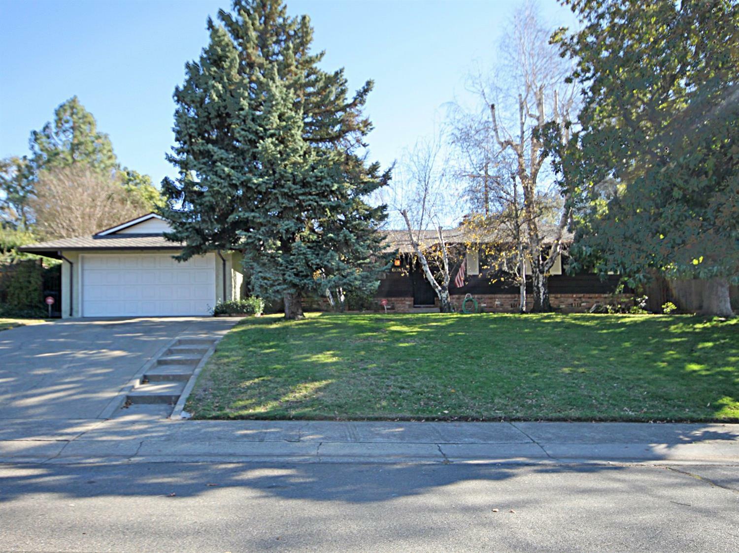 Property Photo: 6081 Holstein Way CA 95822
