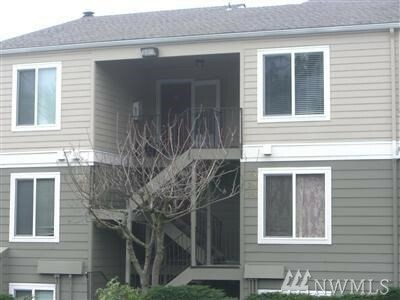 Property Photo:  3233 NE 12th St 308  WA 98056 