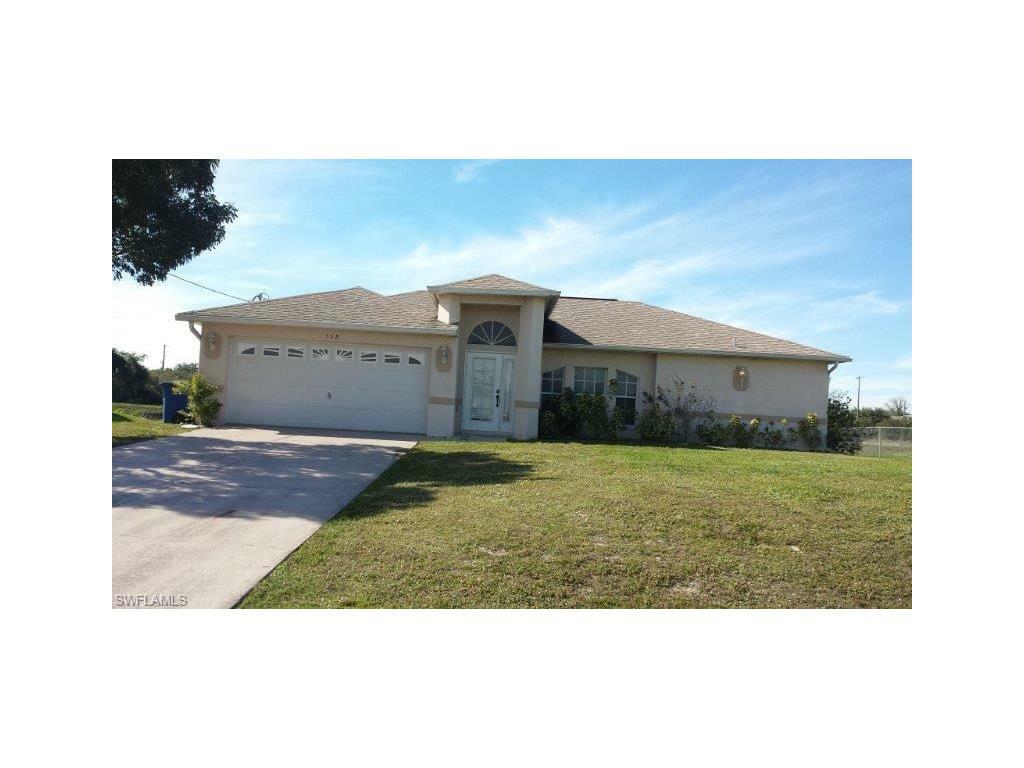 Property Photo: 568 Pachman Circle FL 33974
