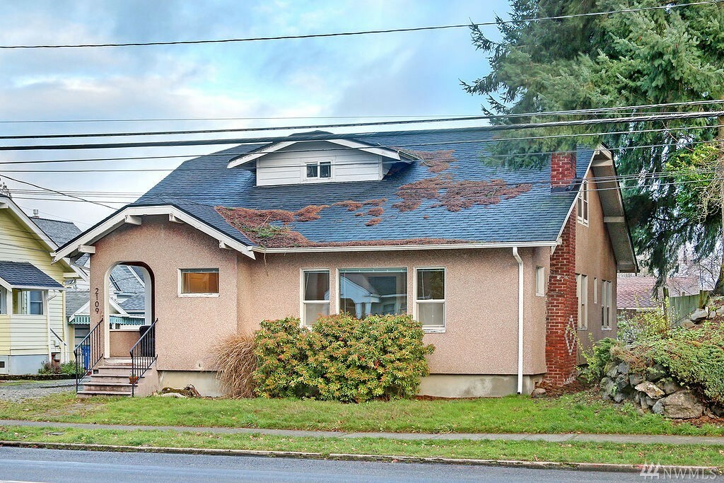 Property Photo: 2109 N Alder St WA 98406