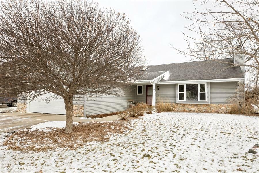 Property Photo:  338 S Pheasant Pl  WI 53080 