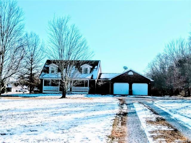 Property Photo:  709 Voorhees Lane   62012 