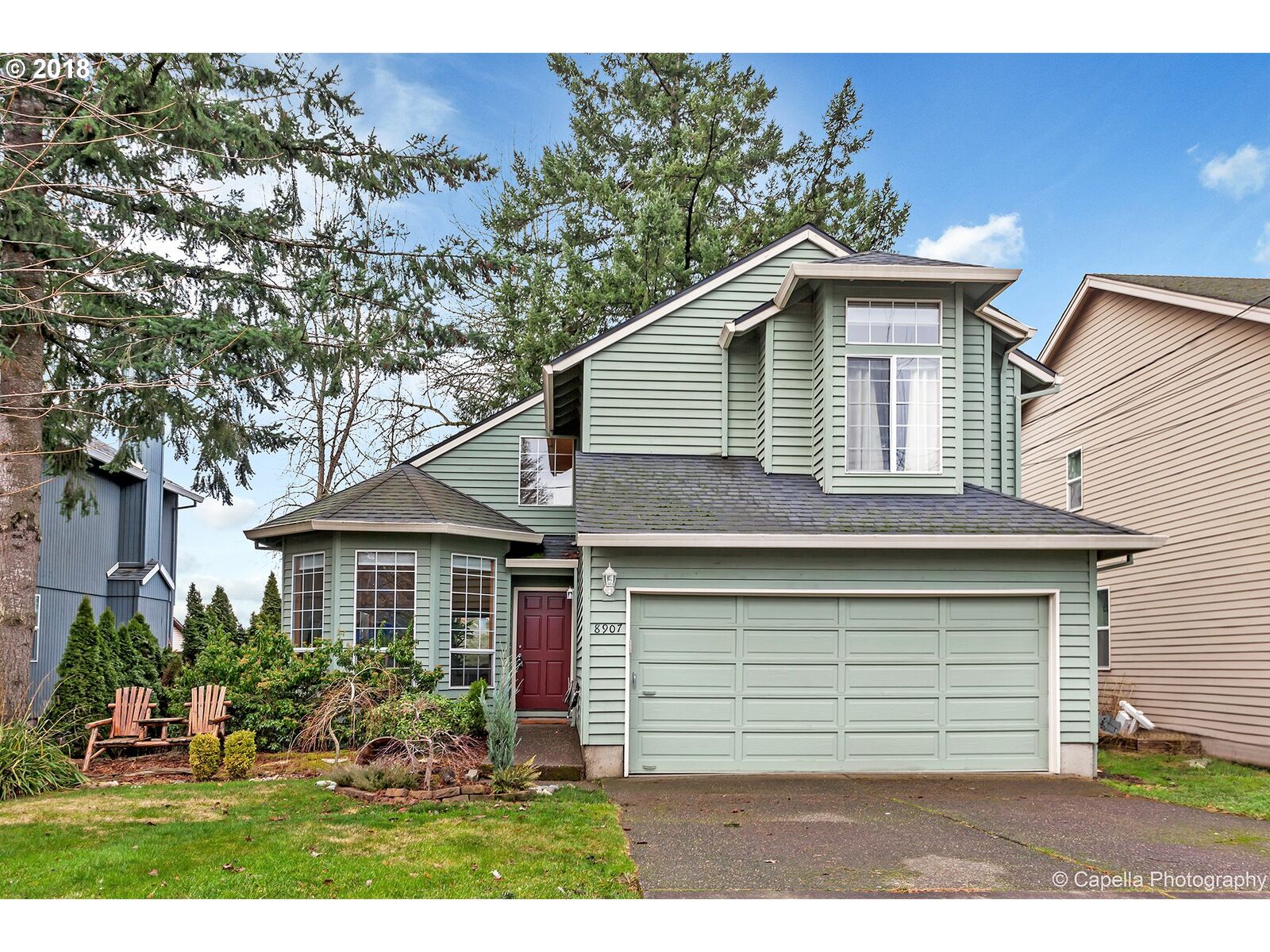 Property Photo:  8907 SW 51st Ave  OR 97219 