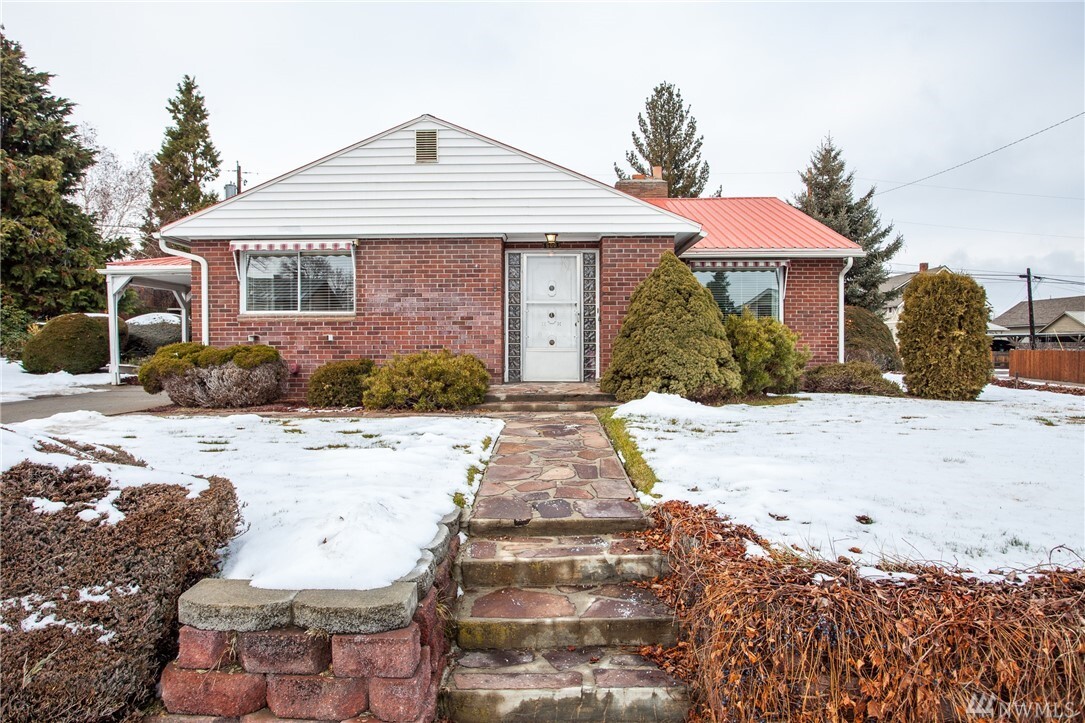 Property Photo: 500 Yakima St WA 98801