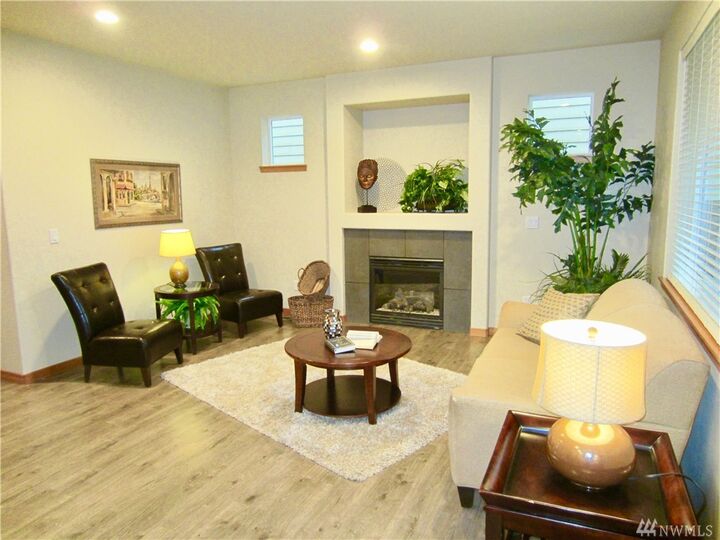 Property Photo: 3811 134th Place SW 6 WA 98087