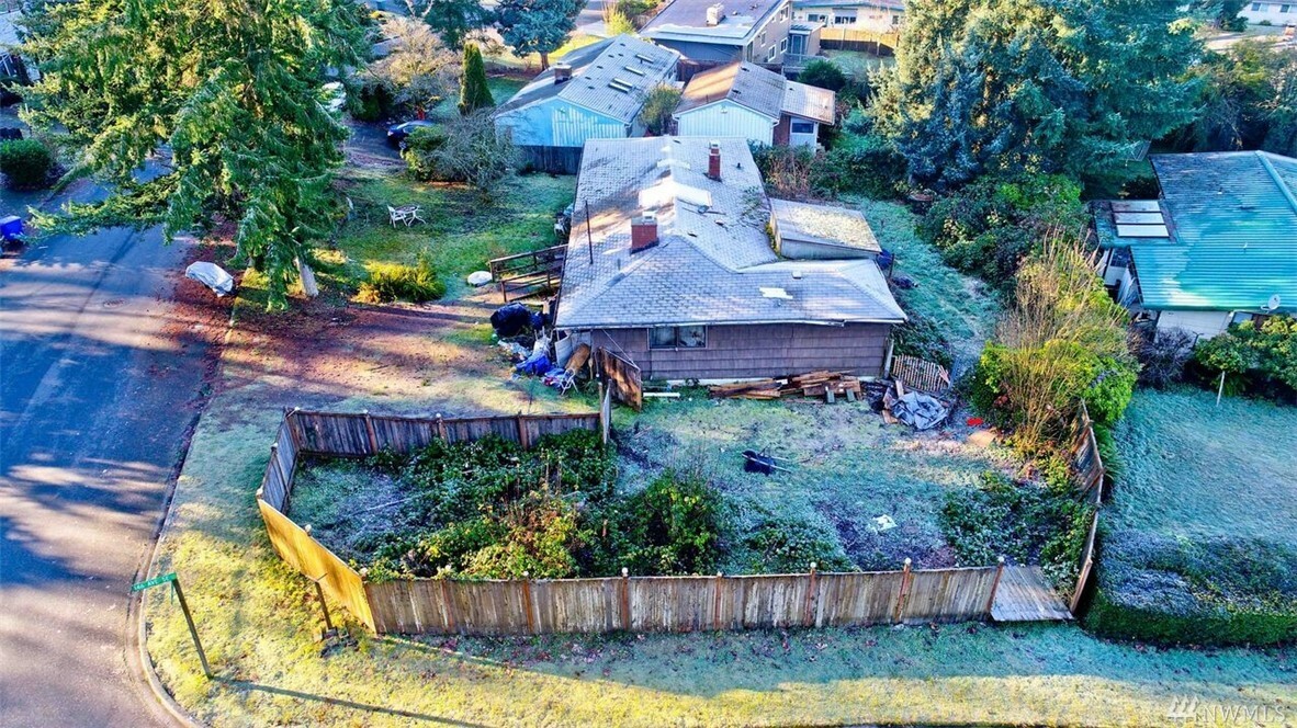 Property Photo:  14526 SE 42nd Place  WA 98006 