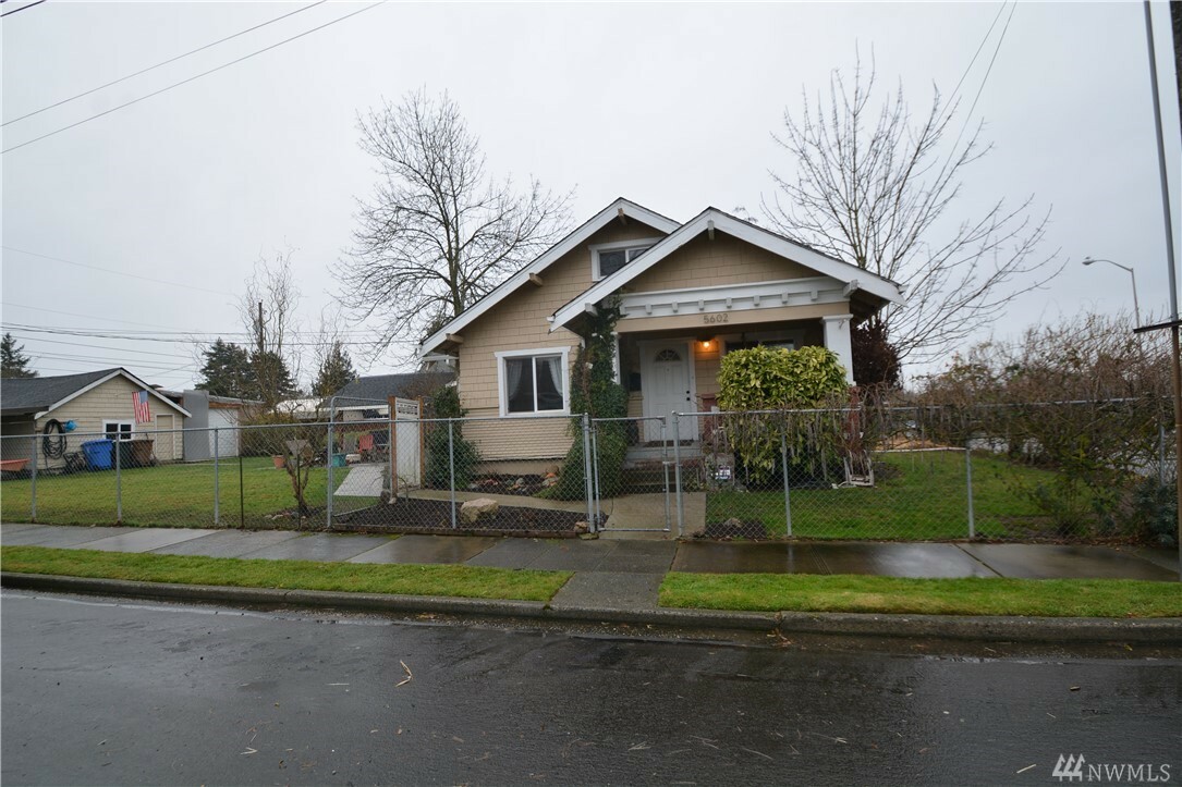 Property Photo:  5602 S G St  WA 98408 