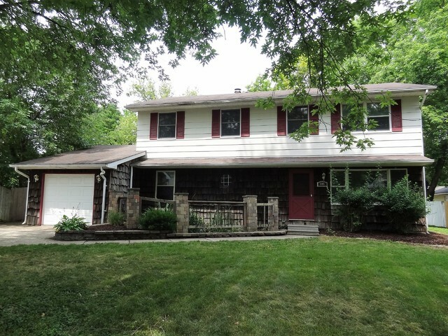 Property Photo: 905 Morgan Street IL 60560