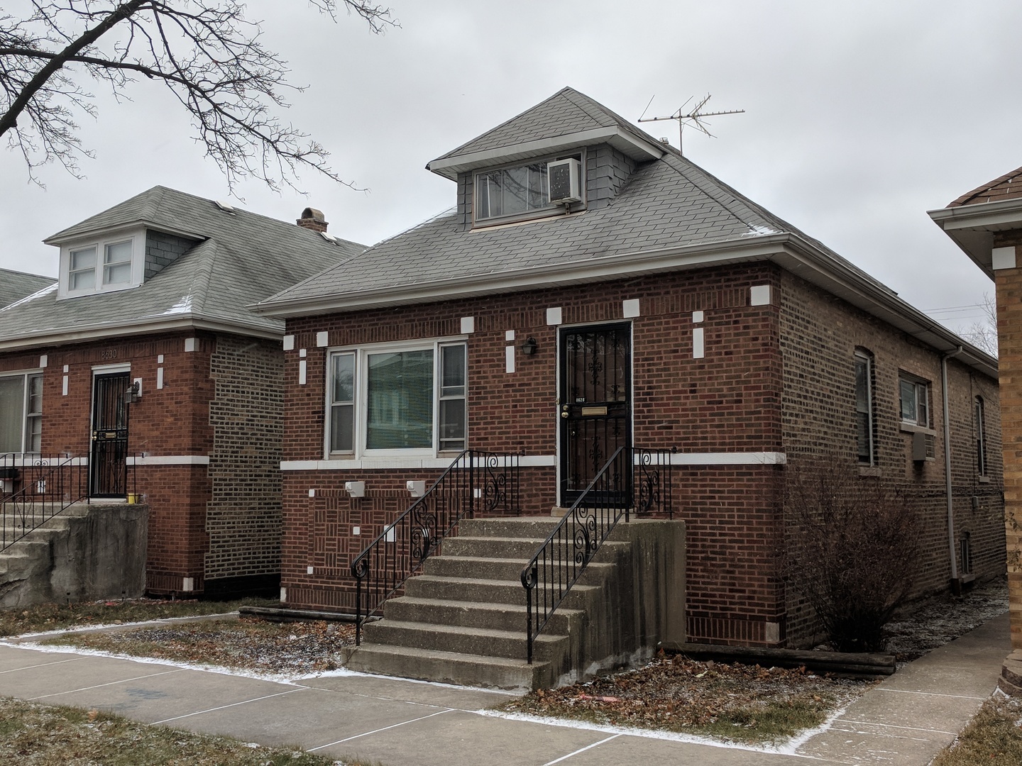 Property Photo:  8628 S Saginaw Avenue  IL 60617 