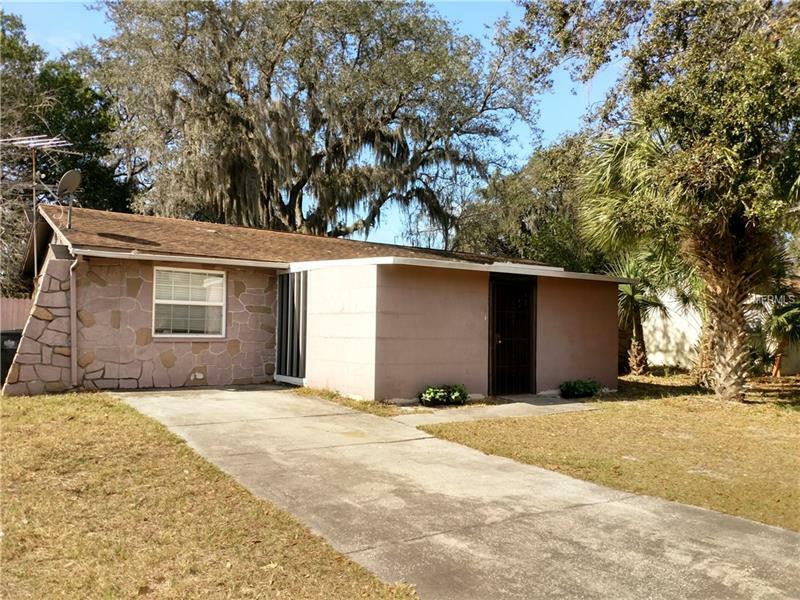 Property Photo: 8257 Greenleaf Circle FL 33615